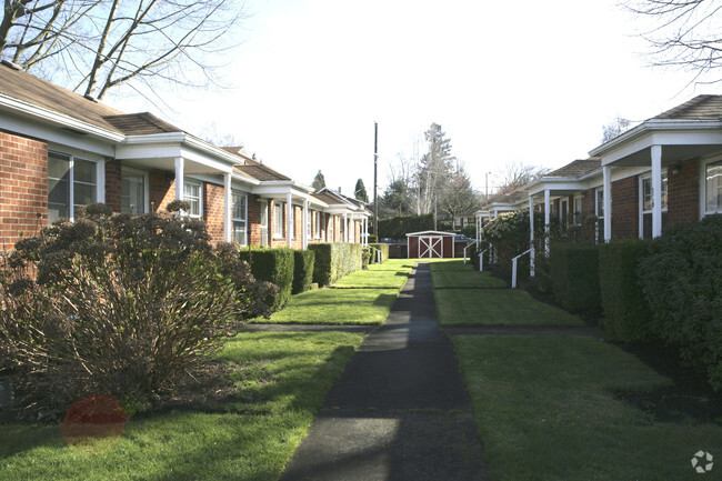 Building Photo - Britney Forest Apartments