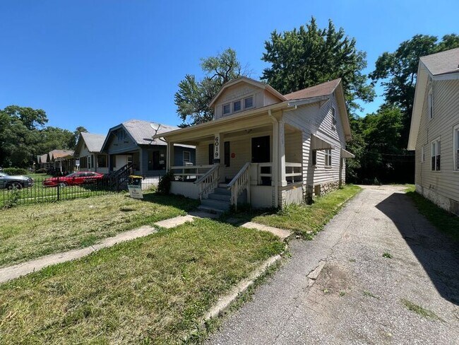Building Photo - 6019 Park Ave