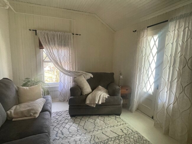 Living Room - 856 Boston Post Rd