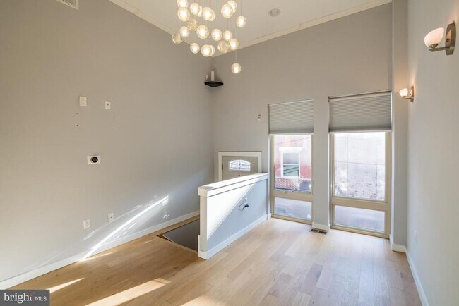 Building Photo - 2435 Manton St