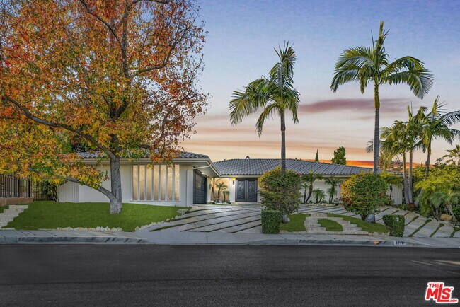 Building Photo - 2177 Summitridge Dr
