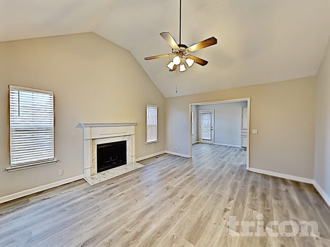 Building Photo - 2805 Blackwood Dr