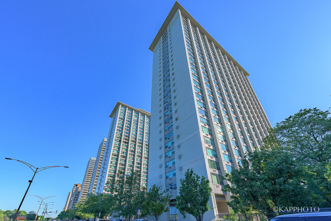 Building Photo - 3600 N Lake Shore Dr