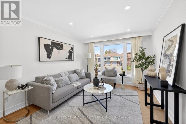 Building Photo - 26 Dellbrook Crescent