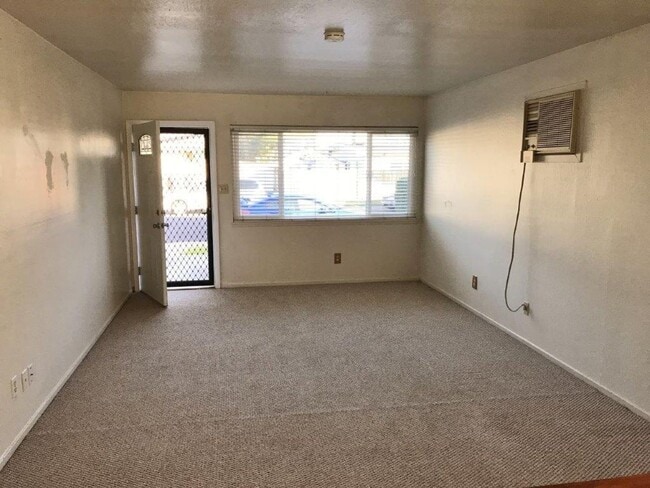 Building Photo - 3 Bedroom 1 Bath w/ 1 Car Garage and Yard - North Vacaville *STAR RENTALS