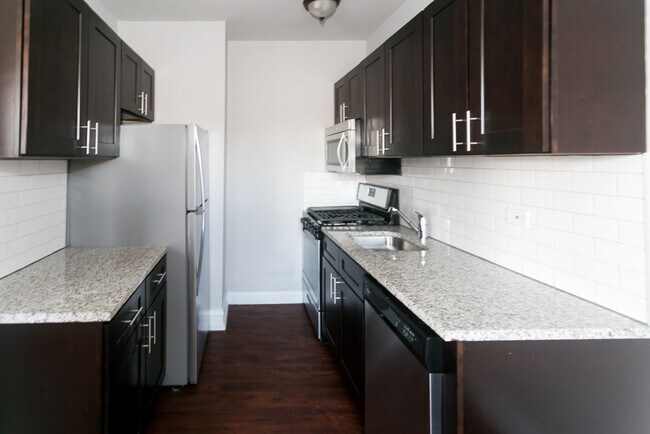 Foto del edificio - 6748 N Ashland Ave