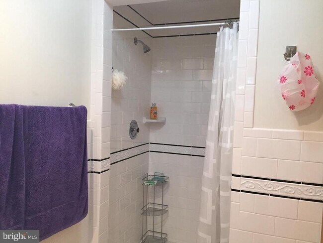 Foto del edificio - 708 Conestoga Rd