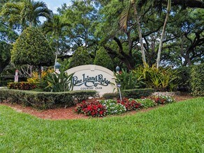 Building Photo - 9531 Seagrape Dr