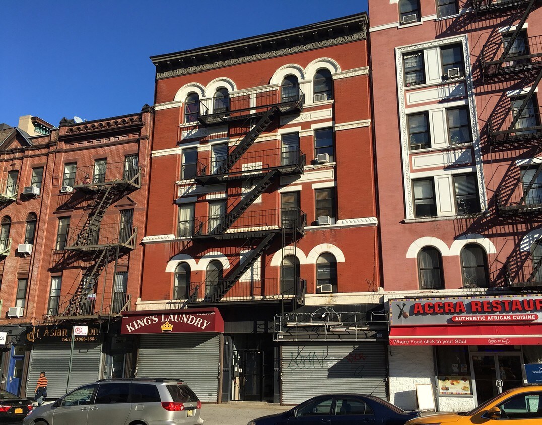 Foto principal - 2067-2069 Adam Clayton Powell Jr Blvd