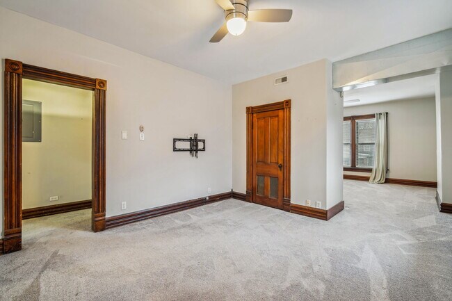 Building Photo - 1219 Highland St