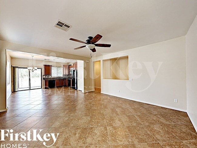 Building Photo - 802 W Love Rd