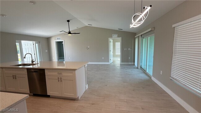 Foto del edificio - 1424 NE 37th St