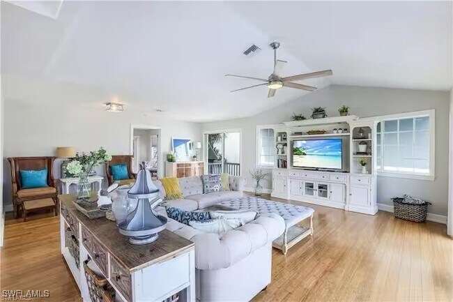 Foto del edificio - 437 Tradewinds Ave