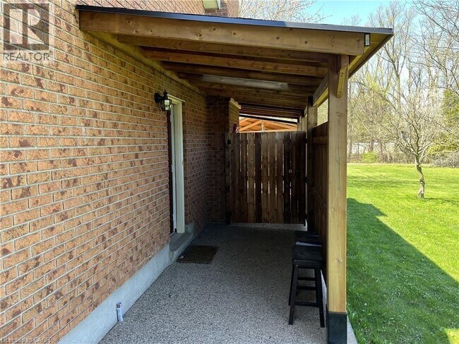 Building Photo - 461 S Pelham Rd