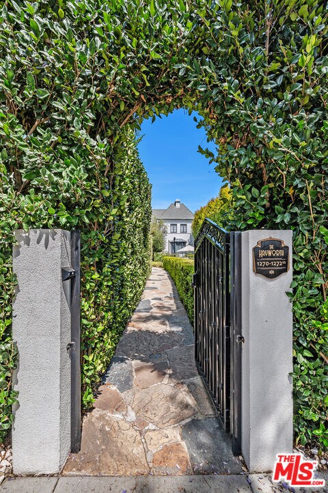 Foto del edificio - 1270 Hayworth Ave