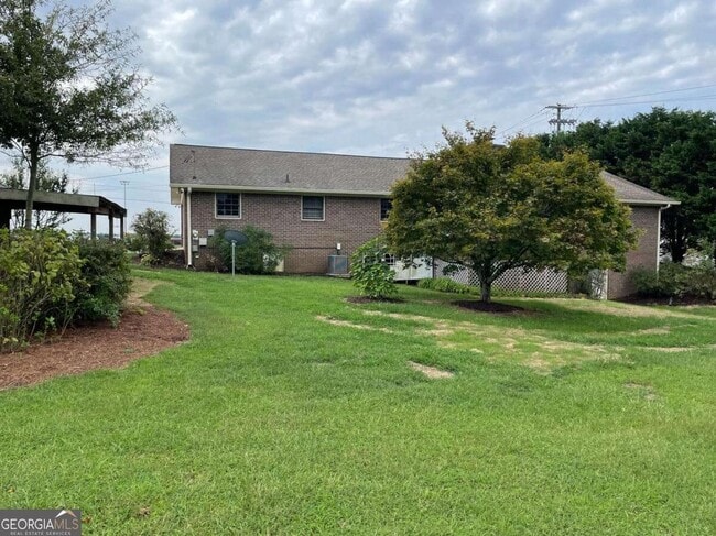 Building Photo - 119 Sawnee Dr