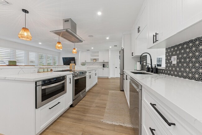 Foto del edificio - 2740 NE 40th Ct