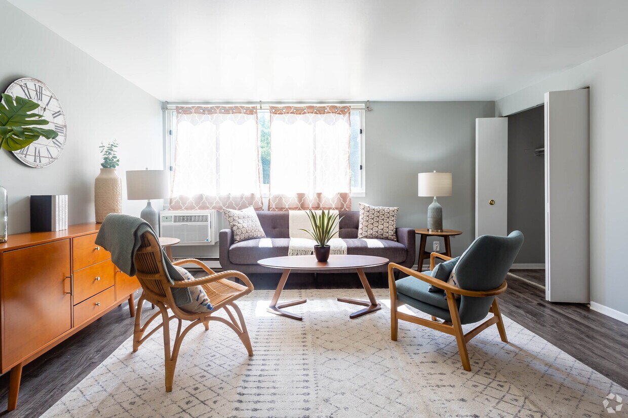 Pines of Perinton Apartments in Fairport, NY