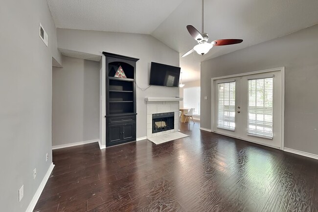 Photo - 8550 Fair Oaks Crossing Dr House