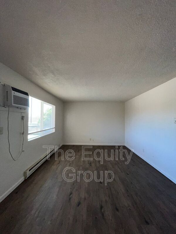 Building Photo - 352 S Blackstone St