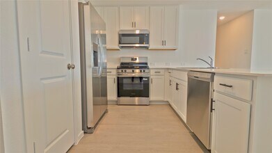 Building Photo - 16843 Old Wagon Wy