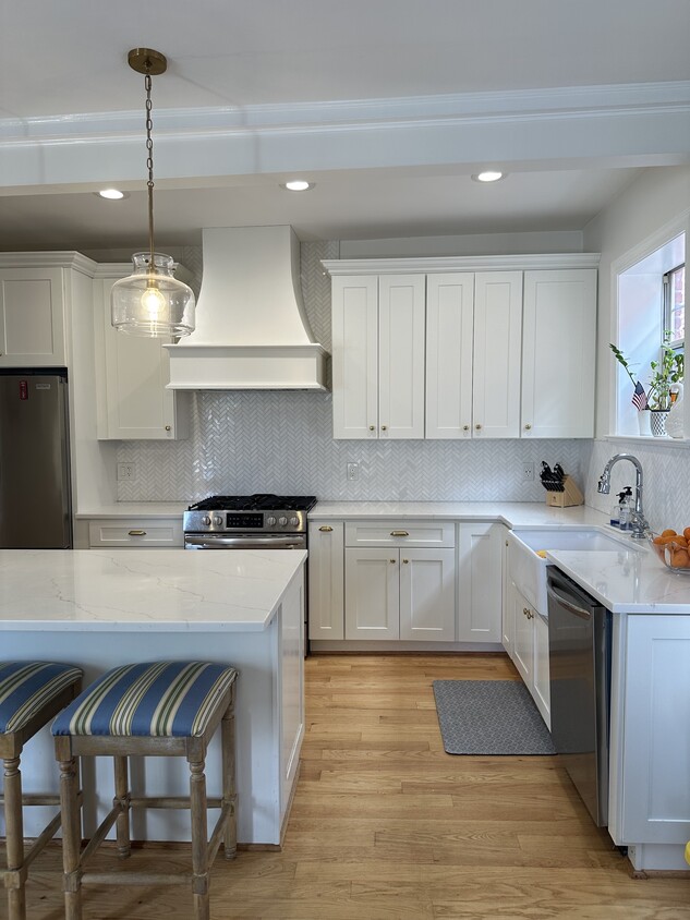 Primary Photo - 1711 35th St NW