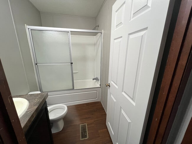 Foto del edificio - 54 Locust St