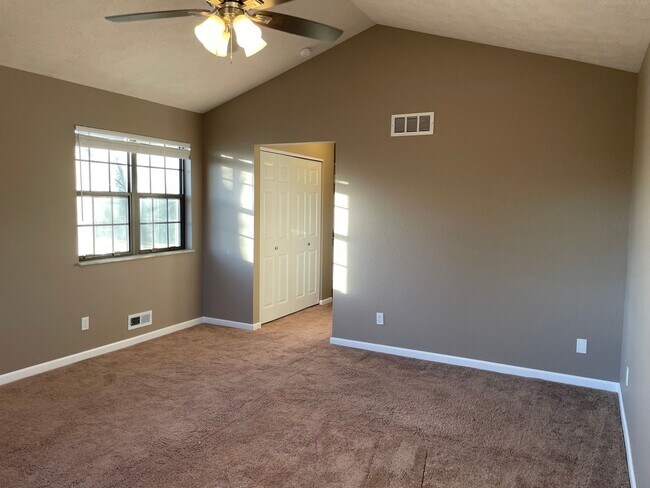 Foto del edificio - 3 bedroom house in O'Fallon