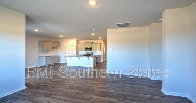 Building Photo - 830 Honeybush Dr