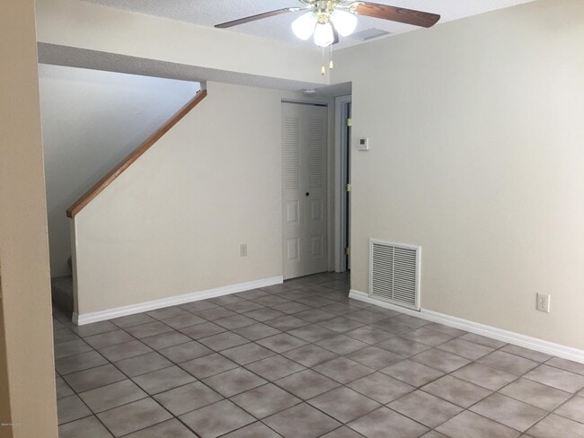 Building Photo - 1011 Abada Ct NE