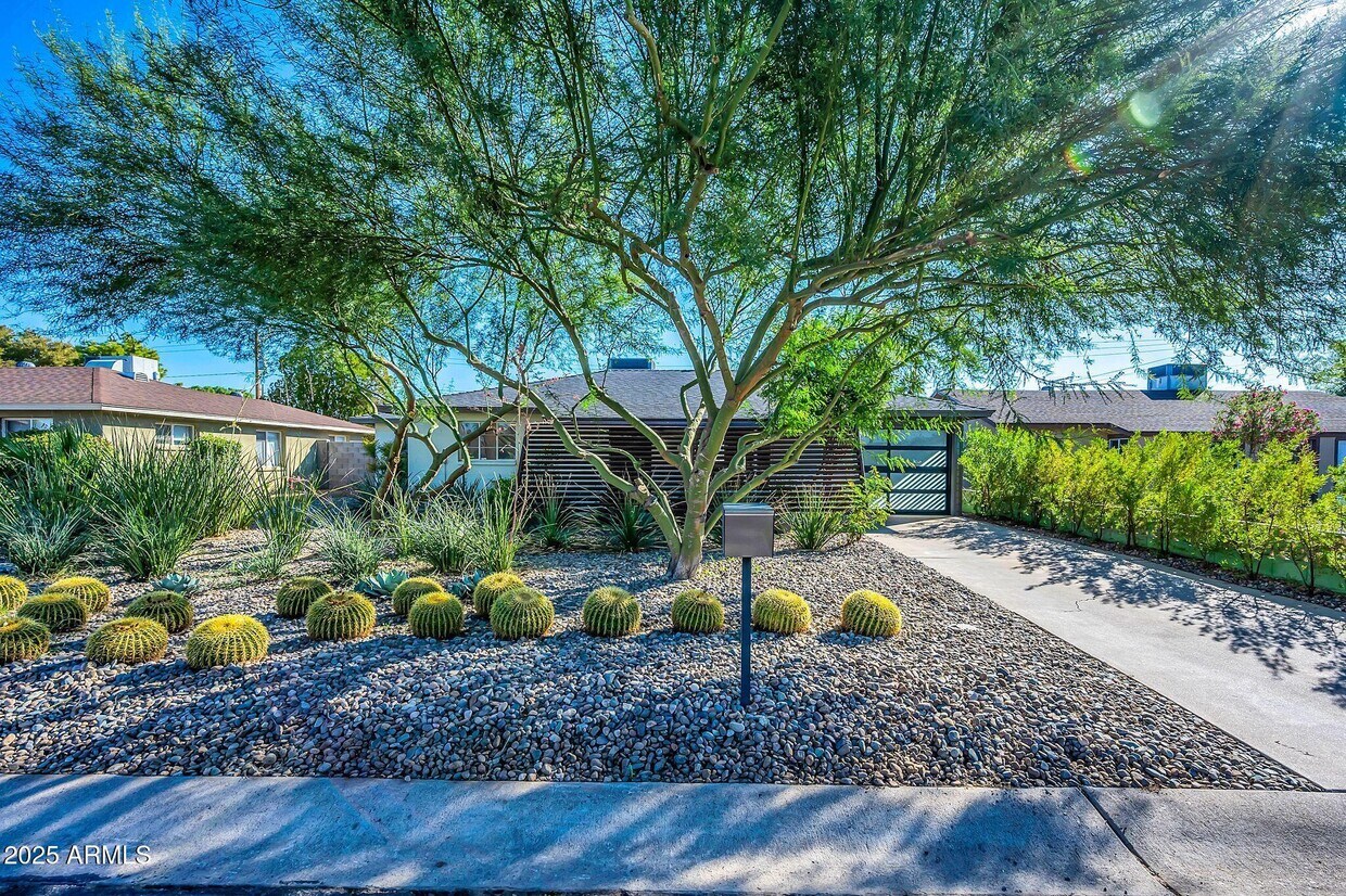 Foto principal - 2607 N 51st St