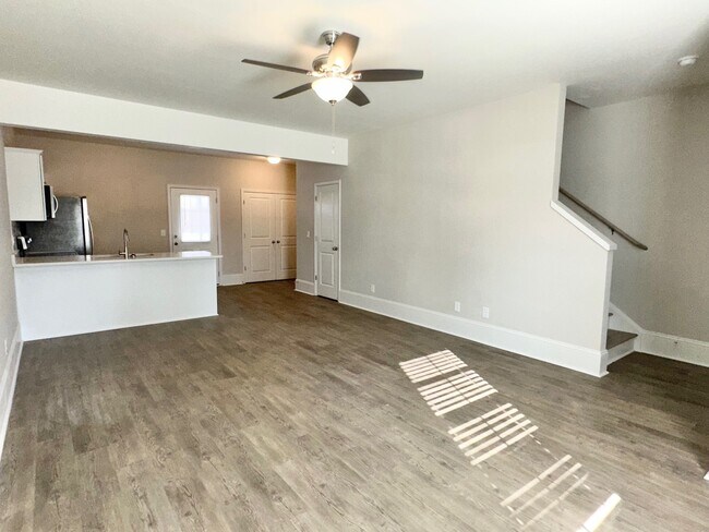 Foto del edificio - 447 3rd Loop Rd