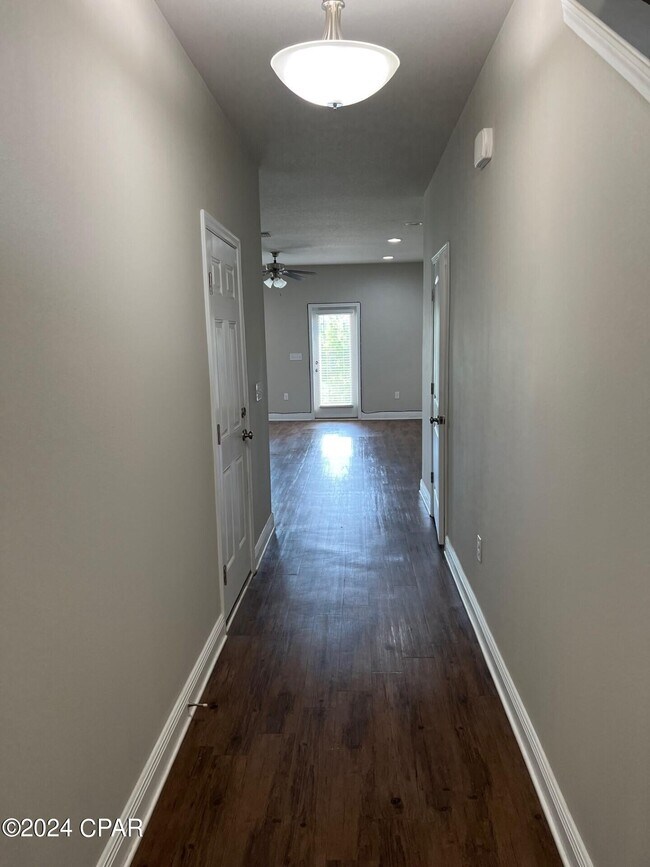 Foto del edificio - 5944 Callaway Cir