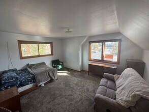 Building Photo - 3402 Urban St