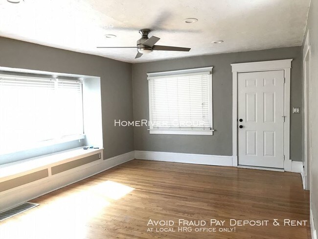 Building Photo - Updated Pet Friendly Home in Sugarhouse!