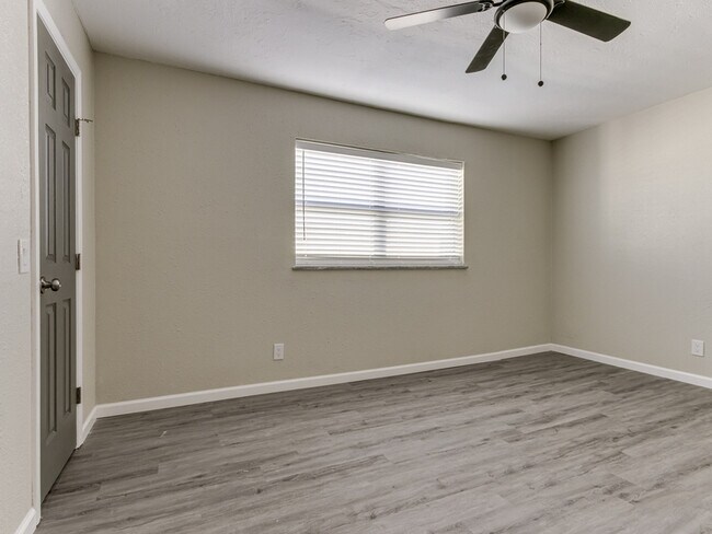 Foto del edificio - 1000 NW 88th St