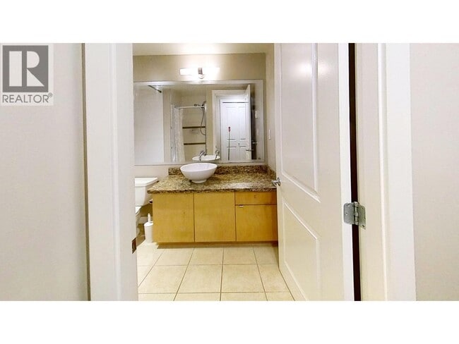 Building Photo - 9133 Hemlock Dr