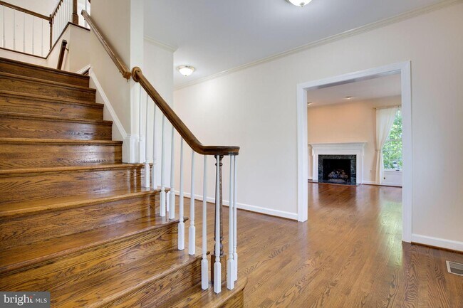 Building Photo - 7154 Woodland Dr