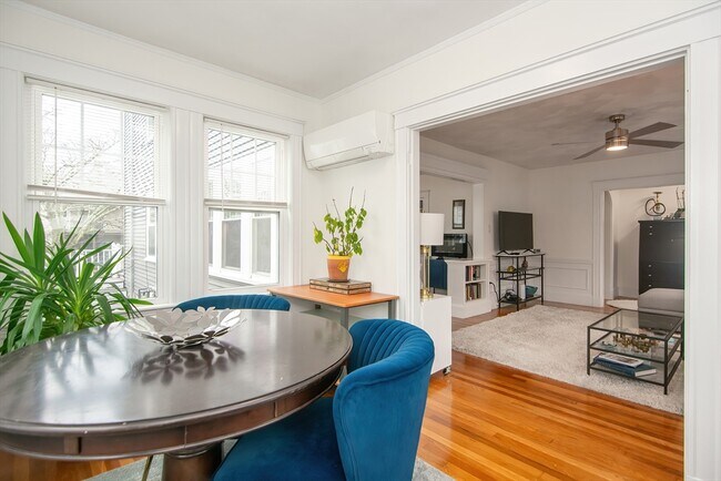 Building Photo - 48 Farquhar St