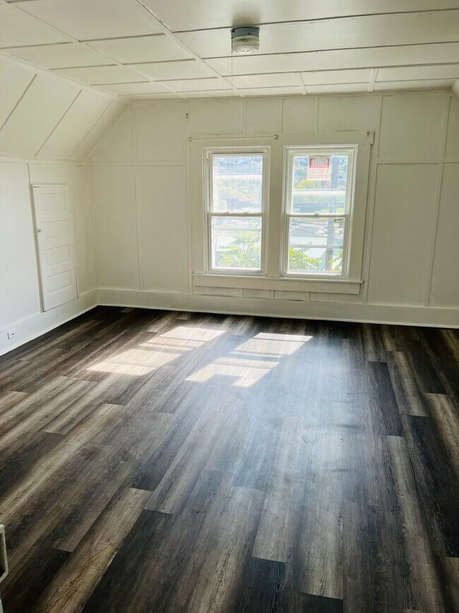 Foto del edificio - 420 E Jefferson St