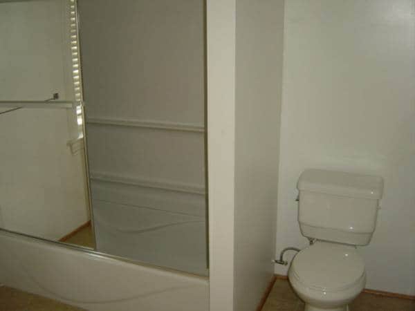 Building Photo - 313 N 21st Ave W
