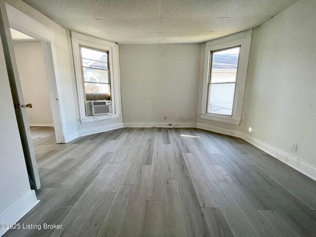 Foto del edificio - 4116 W Broadway