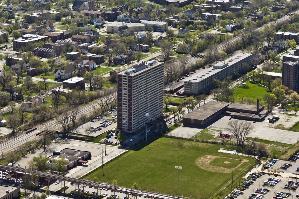 Foto del edificio - New Englewood Terrace Apartments