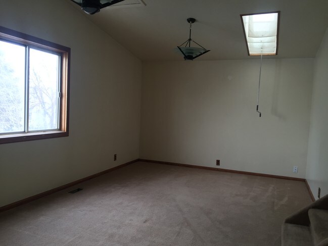 Building Photo - 4605 W Dunsmoore Way
