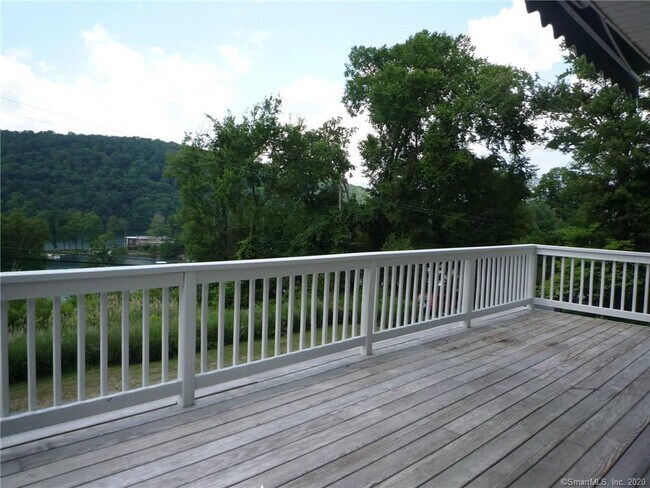 Foto del edificio - 23 Candleset Cove Rd