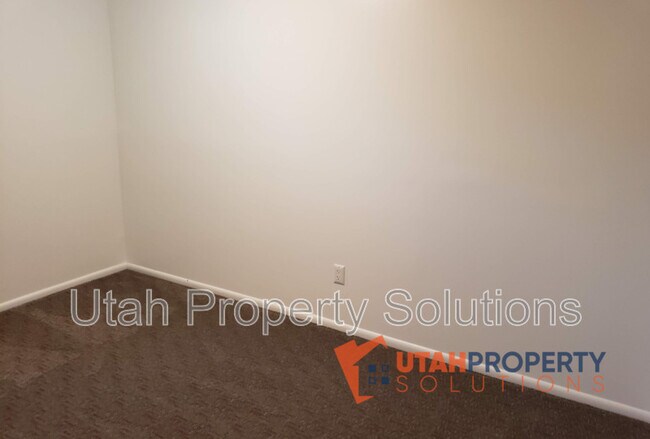 Building Photo - 2880 La Strada Way