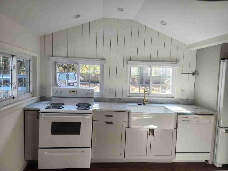 Primary Photo - 305 North Dr
