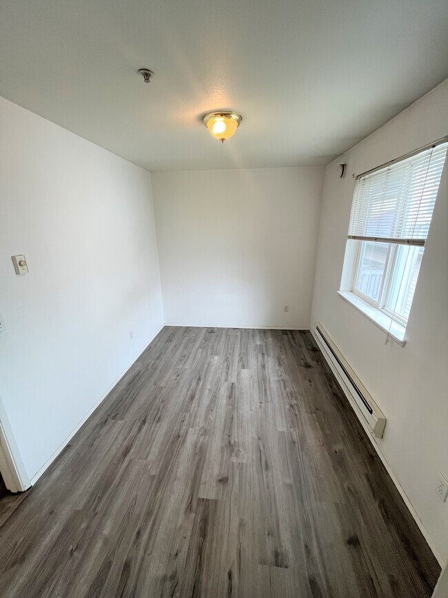 bedroom1 - 1546 17th Ave S