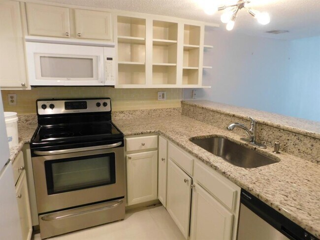 Building Photo - 805 Paisley Dr