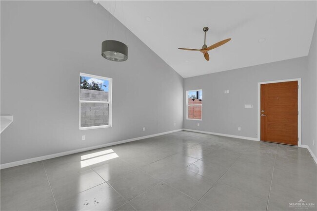 Foto del edificio - 12 Oriole Rd